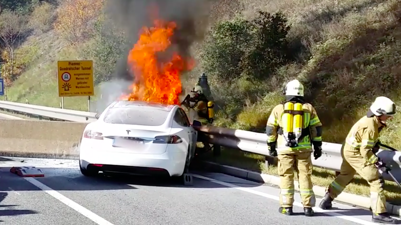 Here\u002639;s What Firefighters Do To Extinguish A Battery Fire On A Tesla Model S