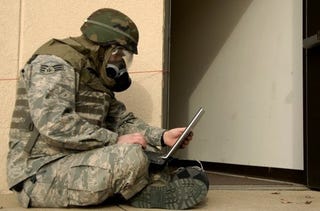 Illustration for article titled New Pentagon Policy Lets Troops Overshare Like the Rest of Us