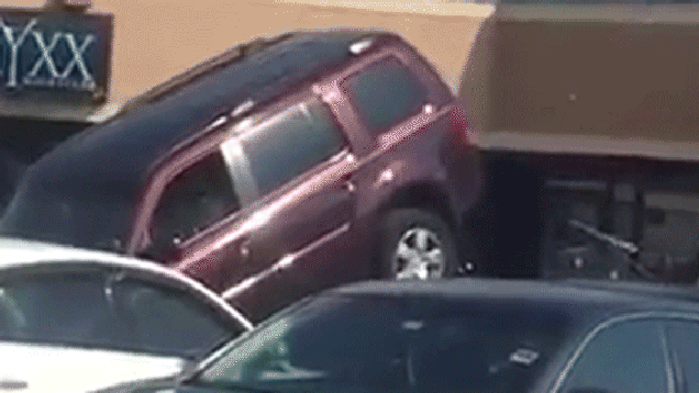 New Honda Pilot >> Determined Maniac Thinks He Can Win A Tug-Of-War With A Tow Truck New Honda Pilot >> Determined Maniac Thinks He Can Win A Tug-Of-War With A Tow Truck