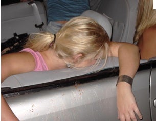 Illustration for article titled Poor Amanda Shit Her Pants While Passed Out In the Backseat