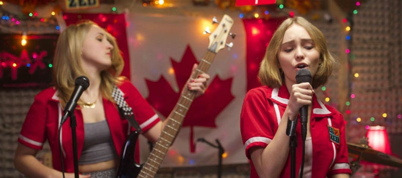 Illustration for article titled Two Girls Fight Bratwurst Nazis in the First Trailer for Kevin Smith's Yoga Hosers
