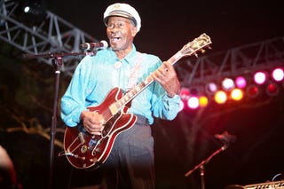 Chuck Berry is to be honored with a statue. (Getty)