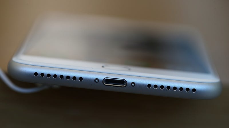 Illustration for article titled Fake Lightning Cables That Can Hijack Connected Devices Are Heading for Mass Production