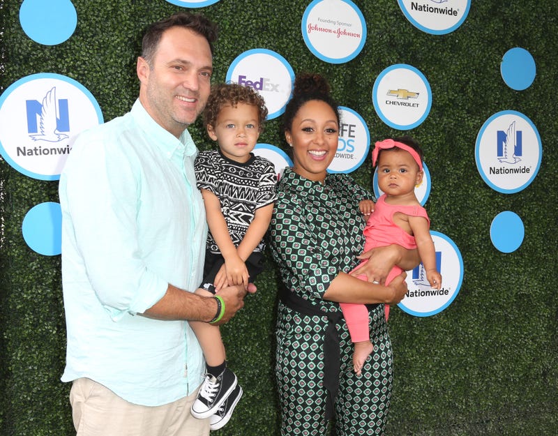 Tamera Mowry-Housley on White Husband Making Collard ...