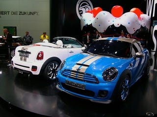 Illustration for article titled Mini Coupé And Roadster Concepts Raise, Lower The Roof