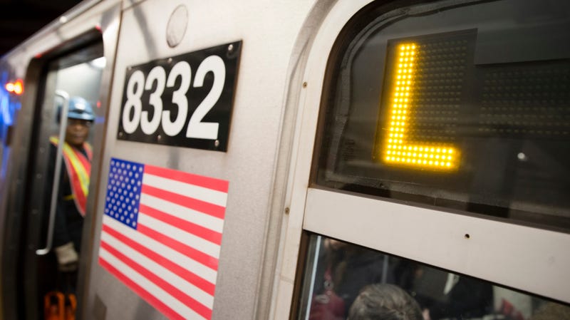 Illustration for article titled New York Won't Shut Down A Major Subway Line Now, But It's Actually Worse This Way