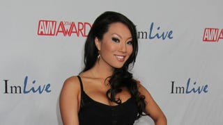 Porn Star Asa Akira Is Here and Taking Your Questions