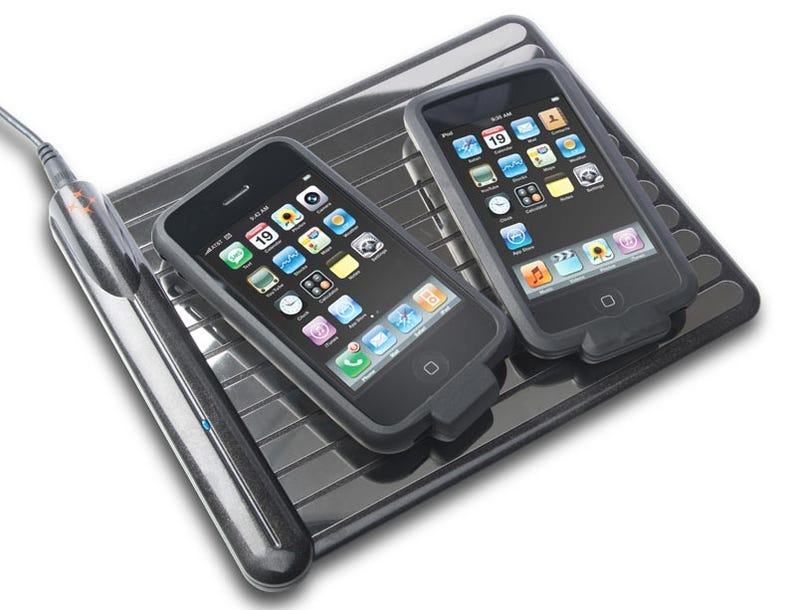 Illustration for article titled Conductive Charging Comes to the iPhone and iPod touch