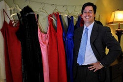 Illustration for article titled Washingtoniennes Call Dibs On Choice Gowns, Avoid Inaugural Brawls