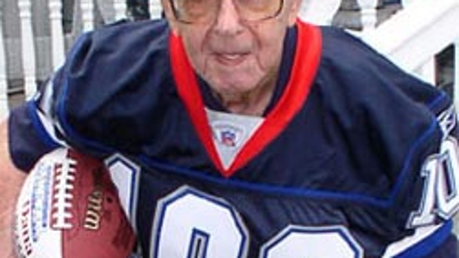 Oldest Living NFL Player Passes On