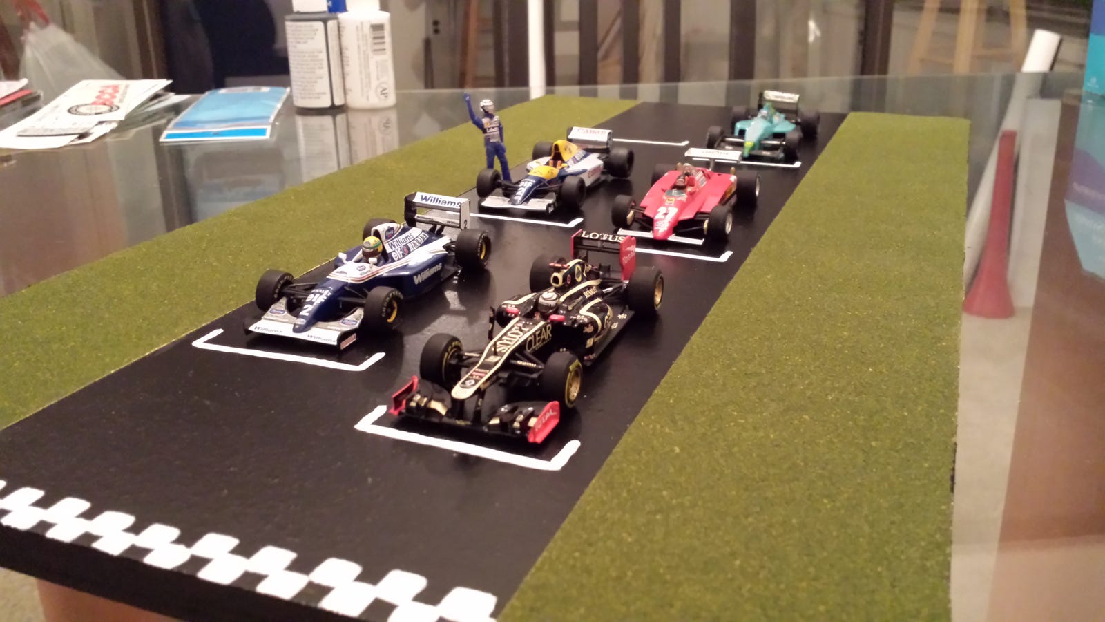 f1 toy track