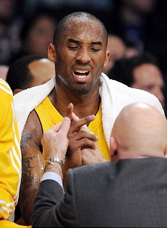 Illustration for article titled Truth-Squadding Kobe Bryant's "Broken" Finger