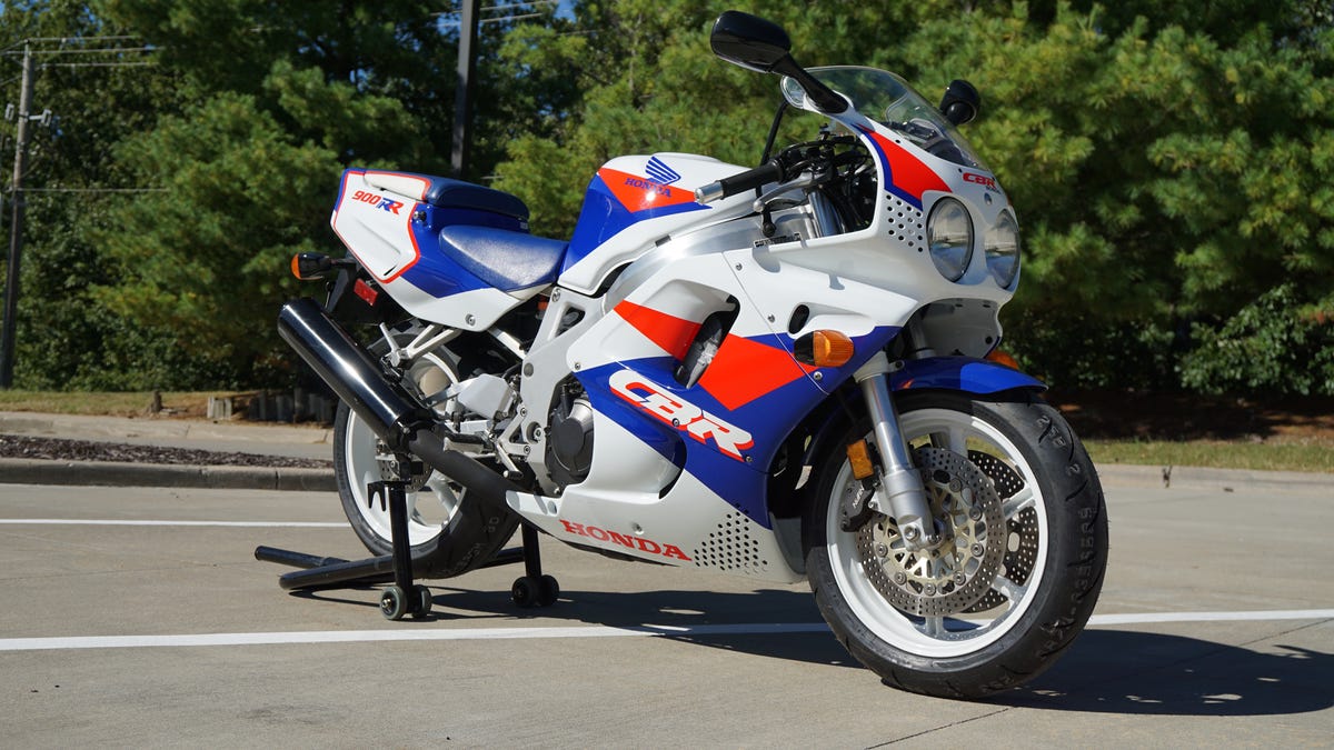 Here's Exactly What It Cost To Rebuild A 1993 Honda CBR900RR Unicorn To Showroom Status