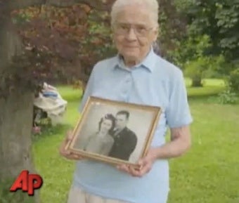 Illustration for article titled 91-Year-Old Widow Lived With Family Corpses