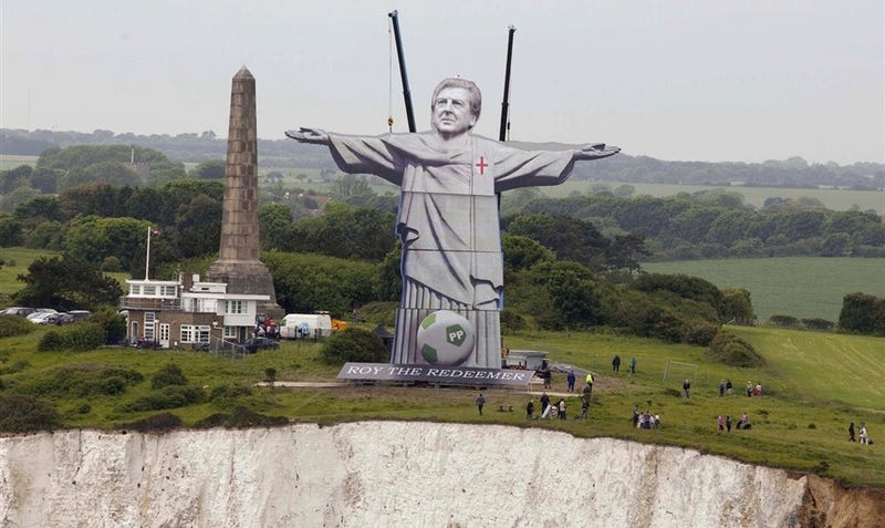 Illustration for article titled 108-Foot Roy Hodgson Erected On English Coast