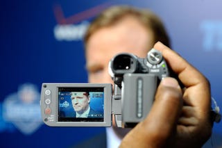 Illustration for article titled A Former Player Responds To Roger Goodell's Open Letter