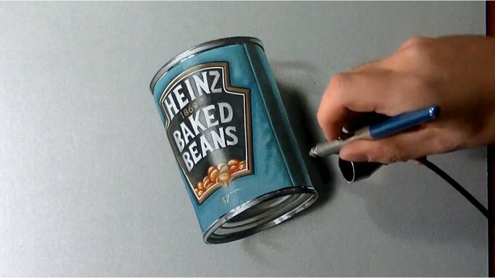 El arte de dibujar objetos fotorrealistas, condensado en 3 minutos