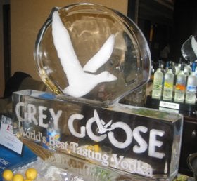 Illustration for article titled Horses Get Their Goose On