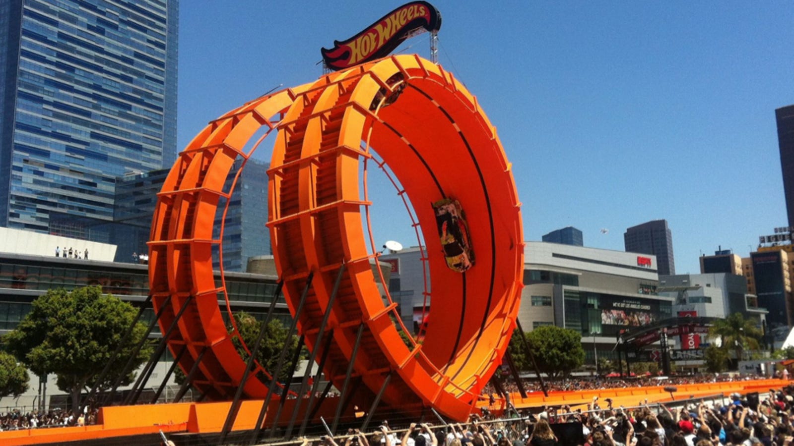 biggest hot wheels car in the world