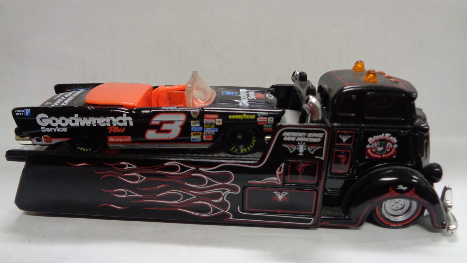 maisto tow truck