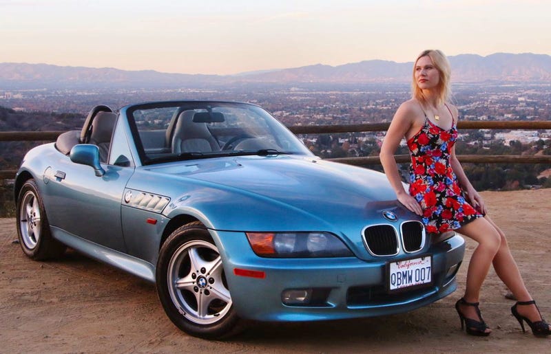 Illustration for article titled At $5,300, Could You Form A Bond With This 1998 BMW Z3 Roadster?