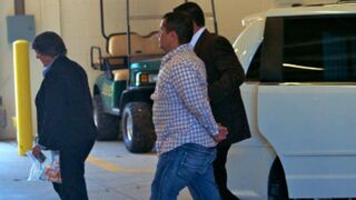 Zimmerman surrenders (Roberto Gonzalez/Getty Images)