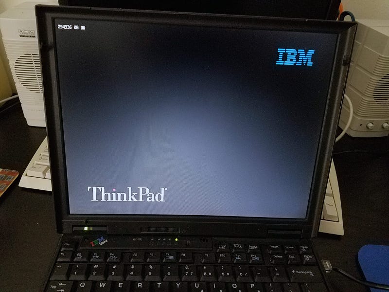 Illustration for article titled This IBM ThinkPad 600E is pretty slick