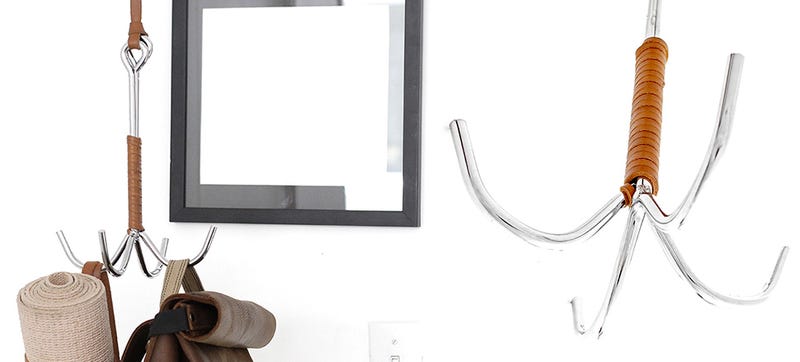 Illustration for article titled A Grappling Hook Coat Hanger for Ninjas, Mountaineers, and Cat Burglars