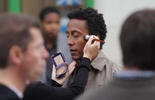 Illustration for article titled Fringe Set Pics