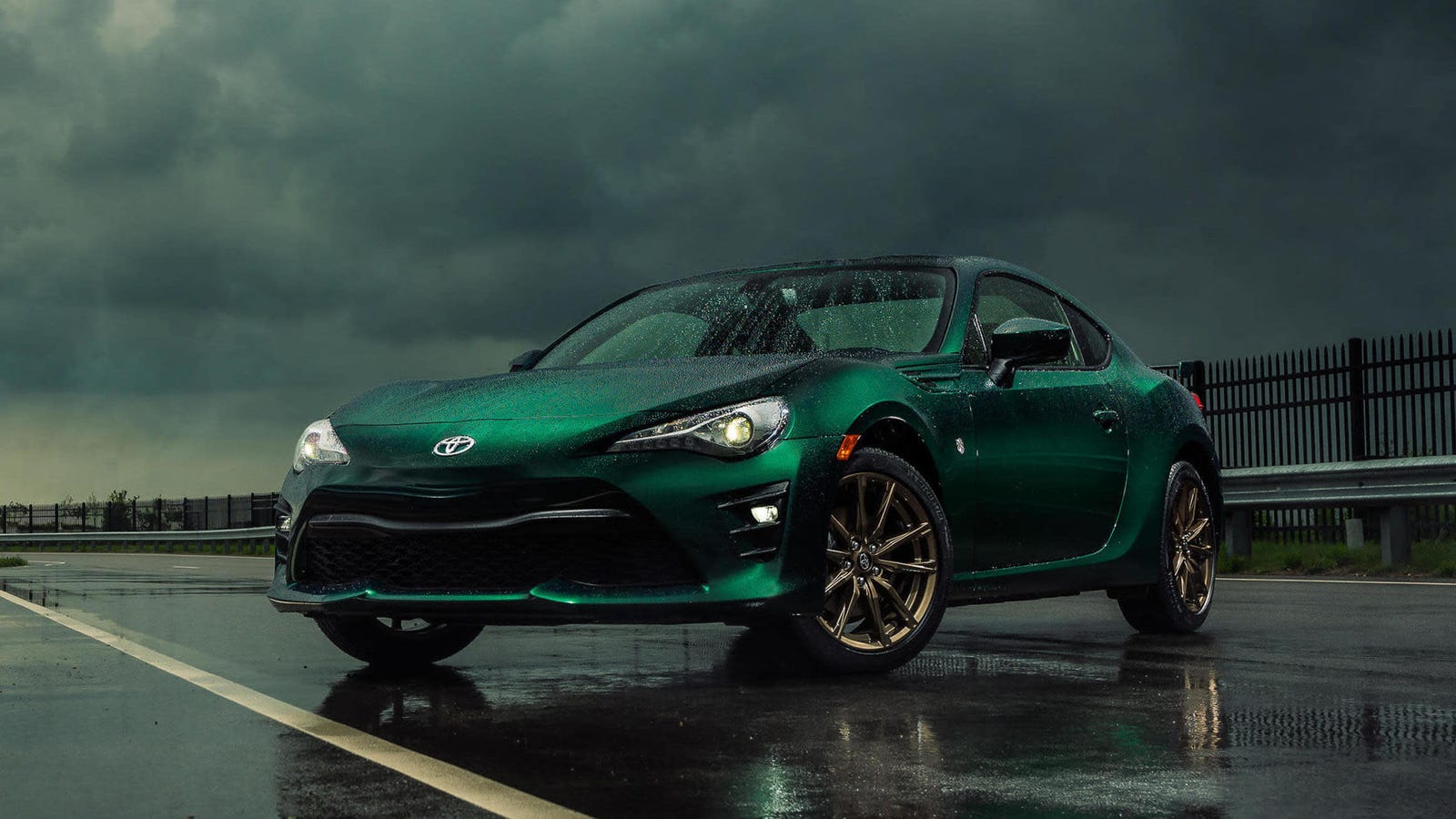 That Stunning British Racing Green Toyota 86 Limited Edition Is Coming