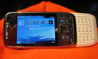 Illustration for article titled Lightning Review: Nokia E66 Slider Smartphone