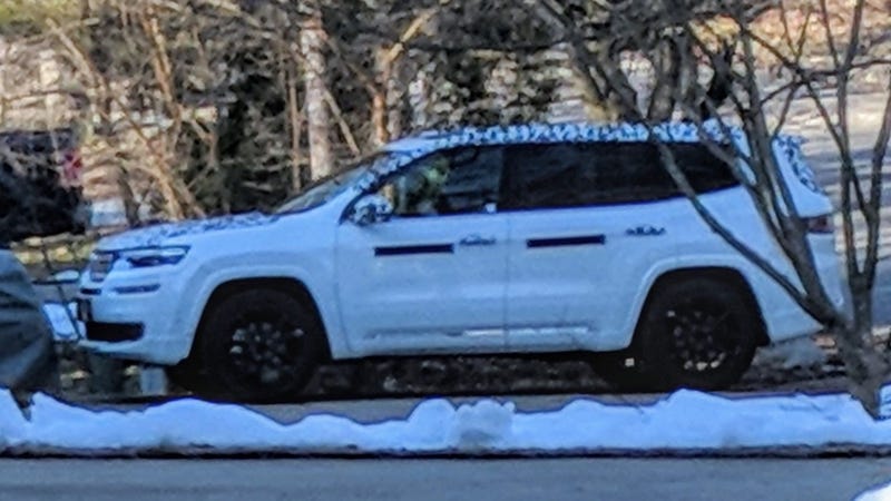 Here's China's Jeep Grand Commander Just Driving Around Ann Arbor