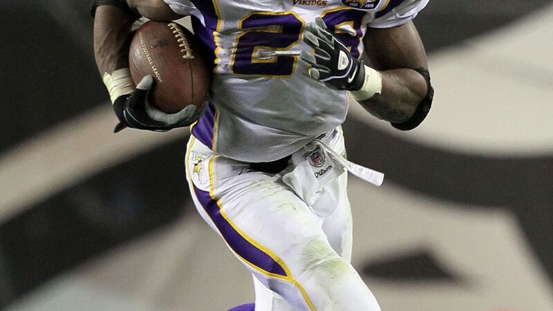 Adrian Peterson (Jim McIsaac/Getty Images)