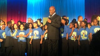 Wintley Phipps performs with the Dream Kids and the Takoma Academy Chorale at the U.S. Dream Academy's 15th annual Power of a Dream Gala on May 3, 2016, in Washington, D.C.U.S. Dream Academy via Twitter