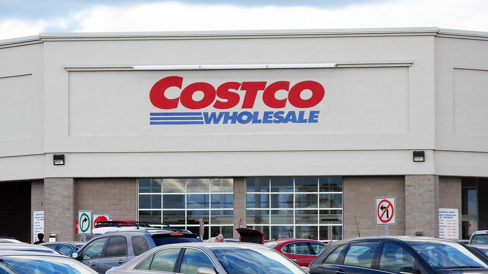 how to eat at costco without a membership