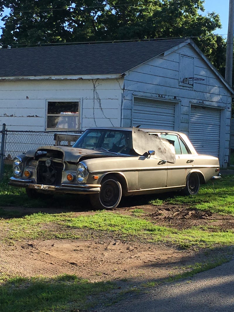 Illustration for article titled Fort Scott Automobile Society: Boarded-Up Benz