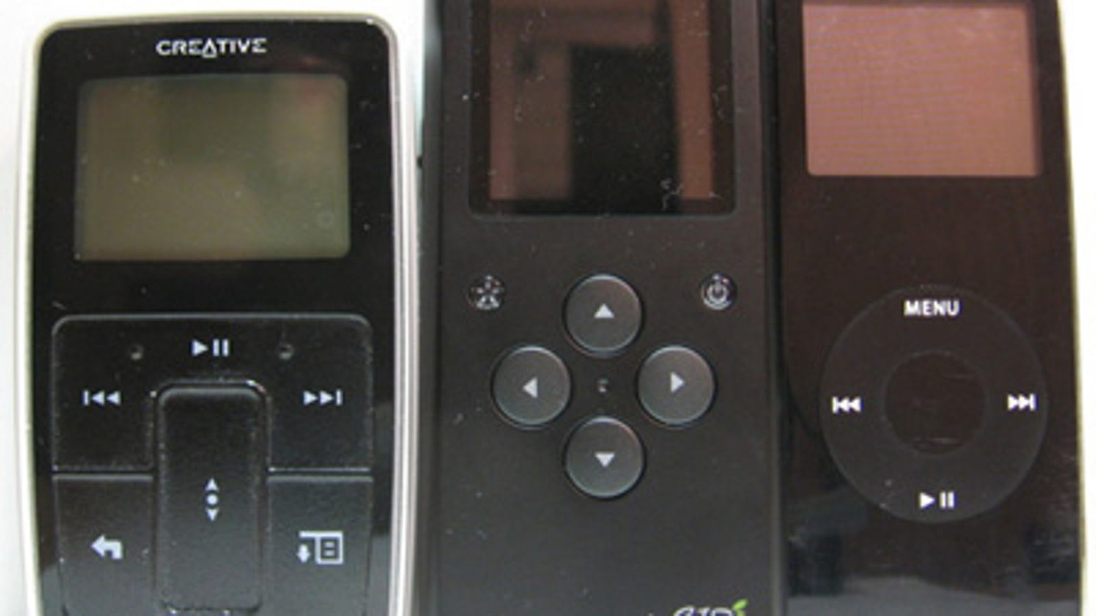 iRiver E10 Reviewed (Good iPod Nano Alternative, But Lousy Software)