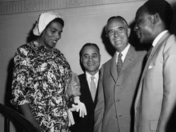 Marian Anderson, Ralph Bunche, W. Averell Harriman and Kwame Nkrumah (Hulton Archive)