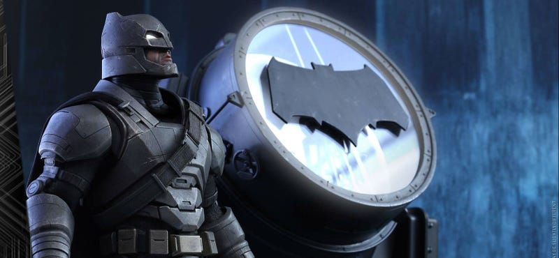 Illustration for article titled Hot Toys' Next Batman v Superman Collectable Is Armored and Awesome
