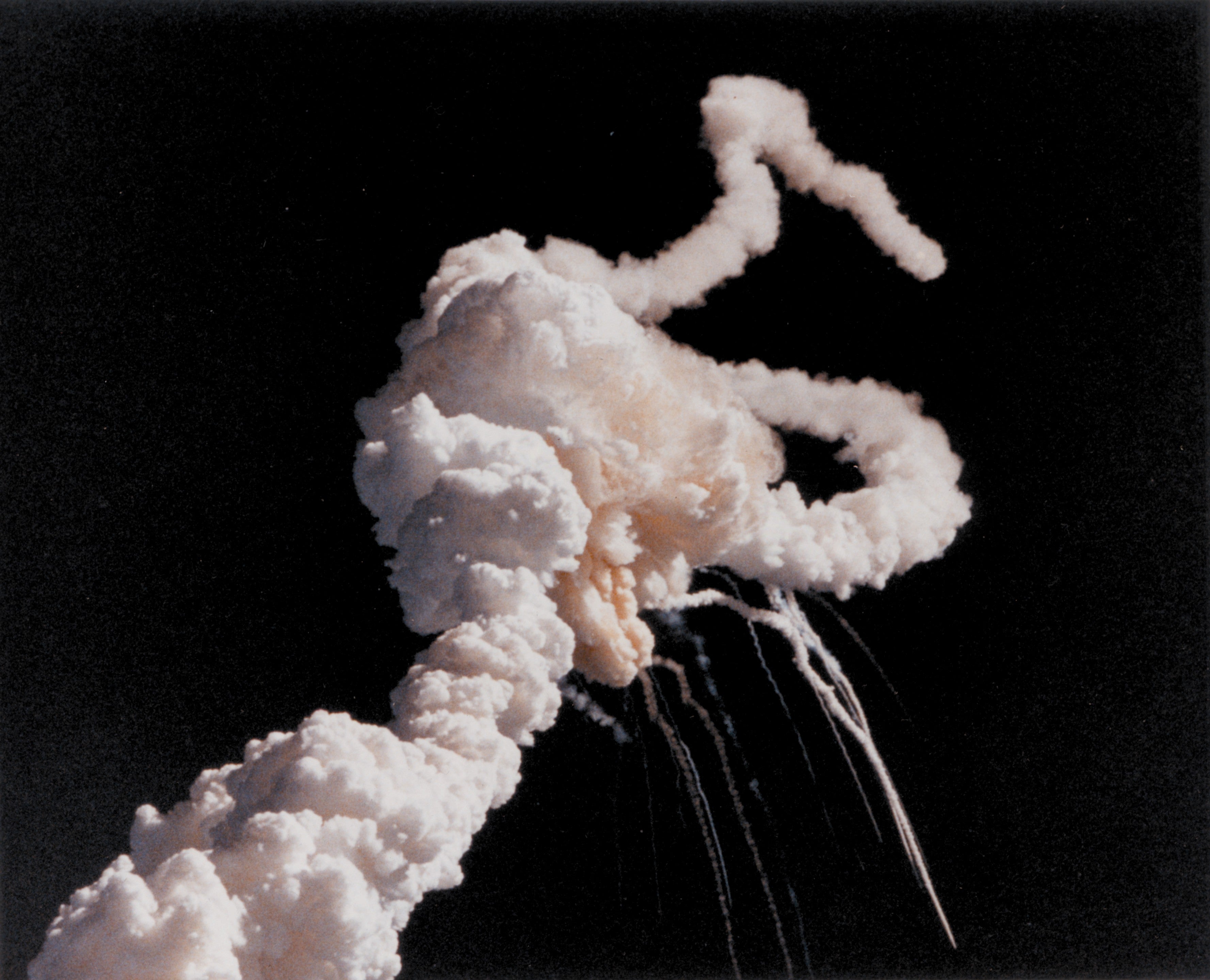 A Sober History of Shuttle Disasters is a Grim Reminder of the Dangers of Space