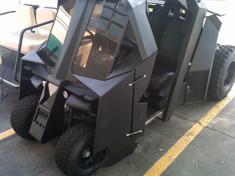Illustration for article titled Bruce Wayne's Obnoxious Golfmobile