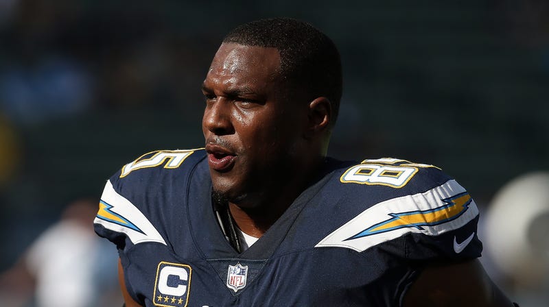 Illustration for article titled Antonio Gates Lives To Play Another Season