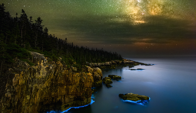 Behold the Ghostly Glow of a Bioluminescent Coastline Under the Milky Way