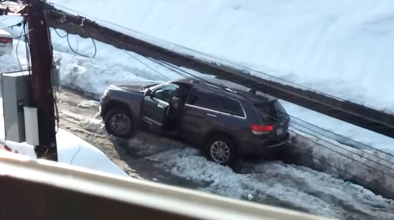 Illustration for article titled Jeep Stuck In Snowbank Makes Man Go Incredible Hulk Apeshit Mad