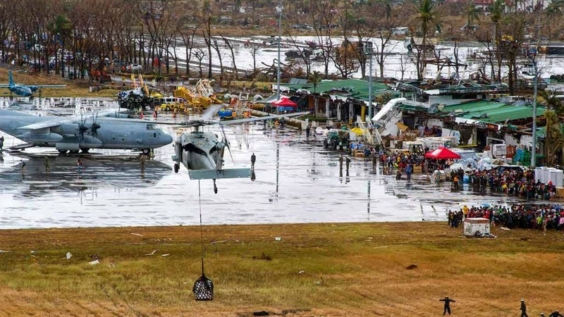 Illustration for article titled The US Is Sending an Armada of Aid to Typhoon-Ravaged Philippines