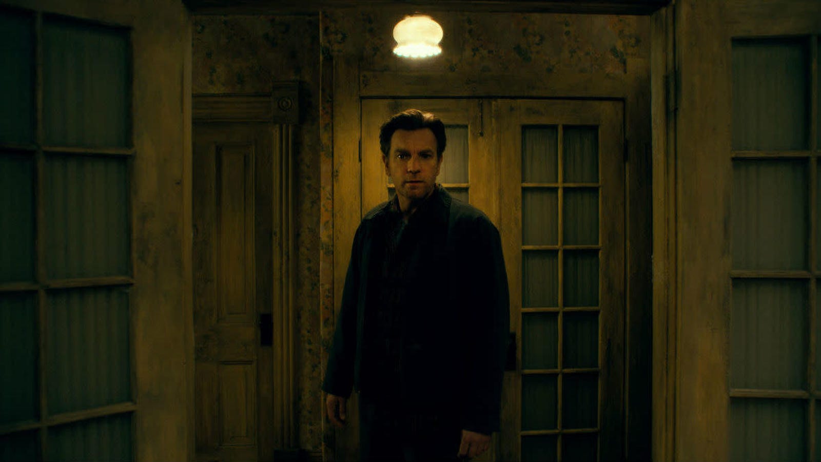 How Doctor Sleep Blends King And Kubrick S Takes On The