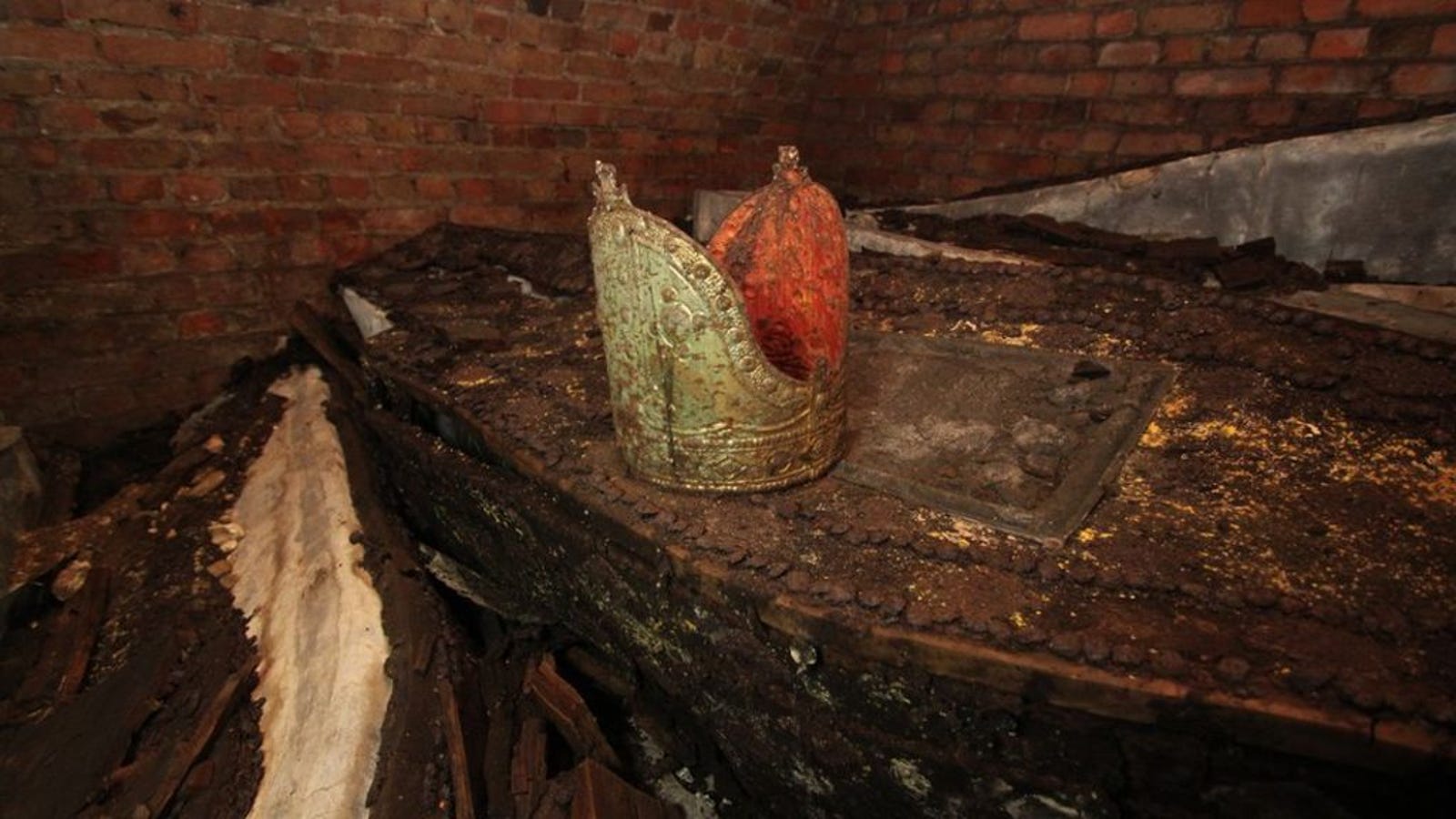 Bike found in medieval tomb true or false