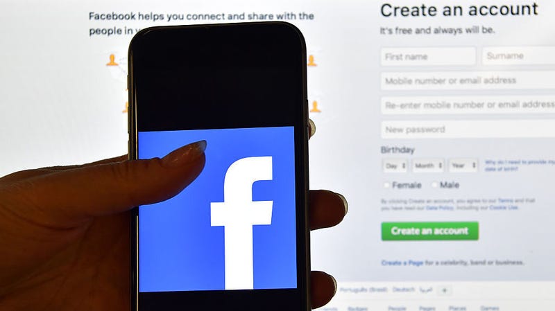 Illustration for article titled Give Your Nudes to Facebook
