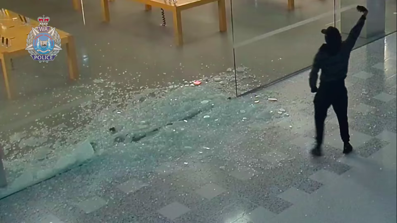 ÙØªÙØ¬Ø© Ø¨Ø­Ø« Ø§ÙØµÙØ± Ø¹Ù âªAPPLE Thieves Steal More Than $300 000 in Appleâ¬â