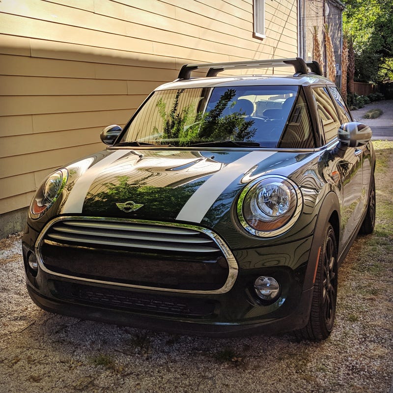 Illustration for article titled Mini Coopers are fun